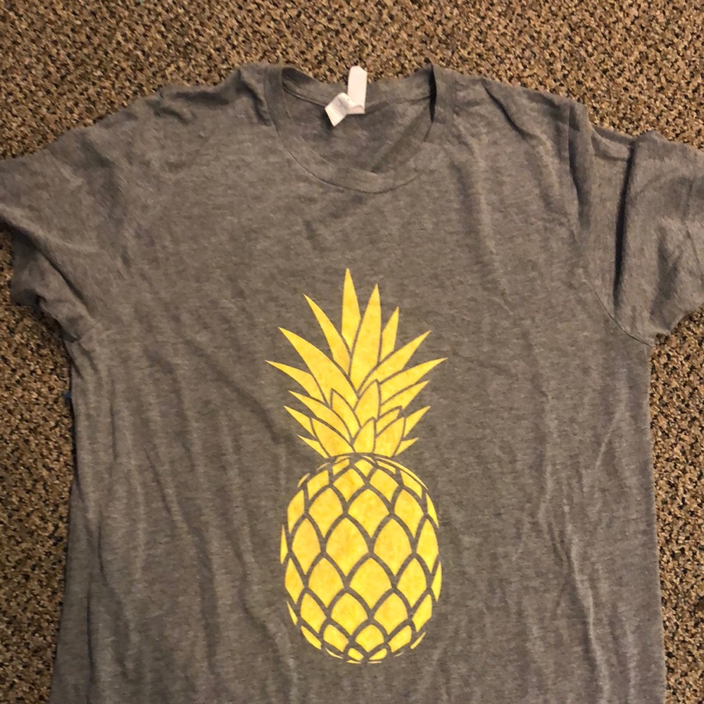 Pineapple t shirt size med
